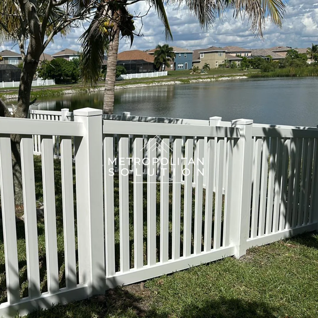 vinyl fencing